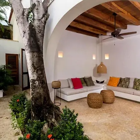 Colonial House With Pool Villa