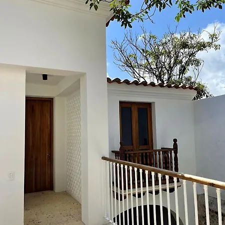 Colonial House With Pool Villa