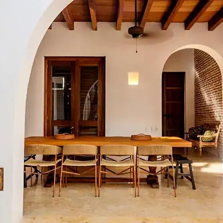 Colonial House With Pool Villa
