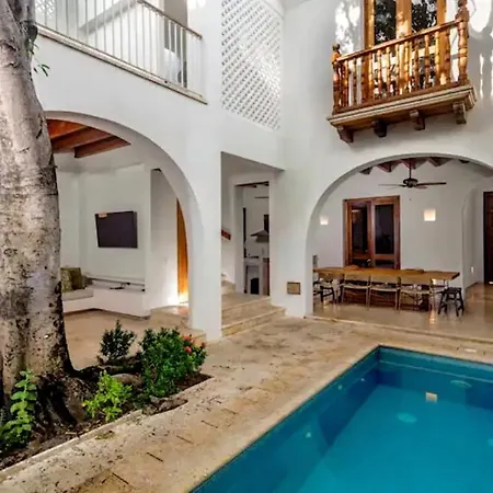 Colonial House With Pool Cartagena