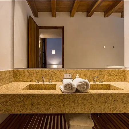 Colonial House With Pool Villa