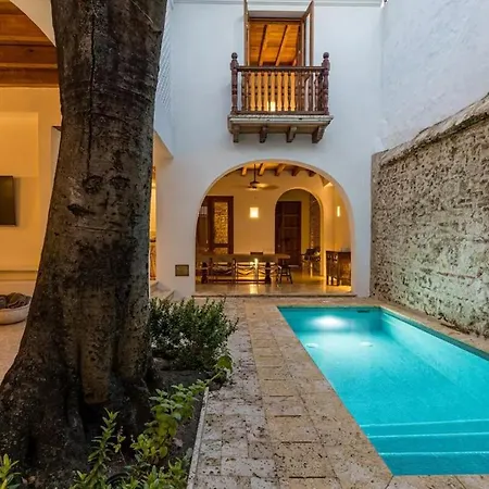 Villa Colonial House With Pool *