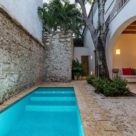 Colonial House With Pool Villa *