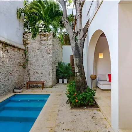 Villa Colonial House With Pool