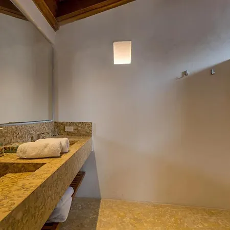 Colonial House With Pool Cartagena