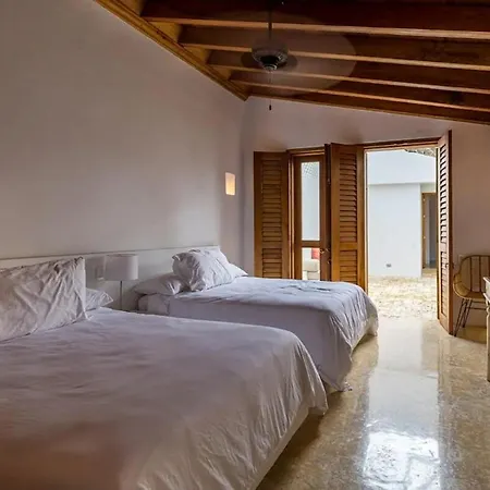 Villa Colonial House With Pool