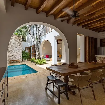 Colonial House With Pool Villa