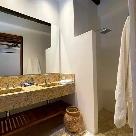 Colonial House With Pool Cartagena