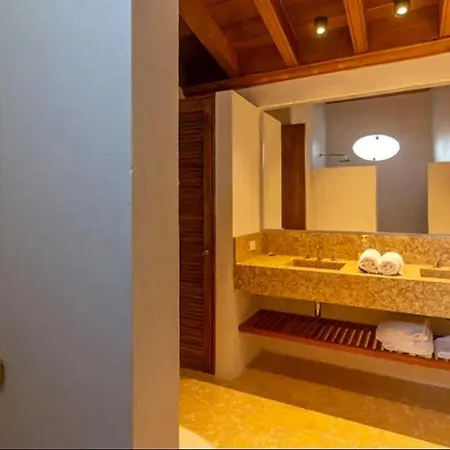 Villa Colonial House With Pool Cartagena