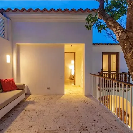 Colonial House With Pool Cartagena