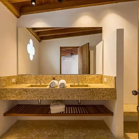 Colonial House With Pool Cartagena