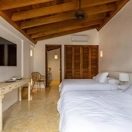 Villa Colonial House With Pool *