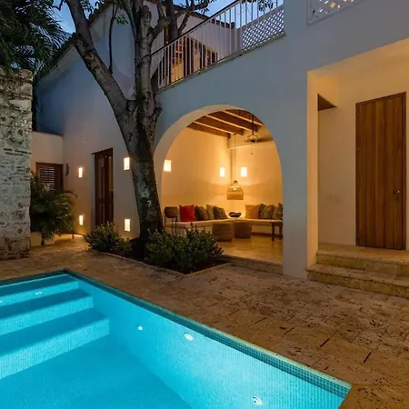 Colonial House With Pool Villa *